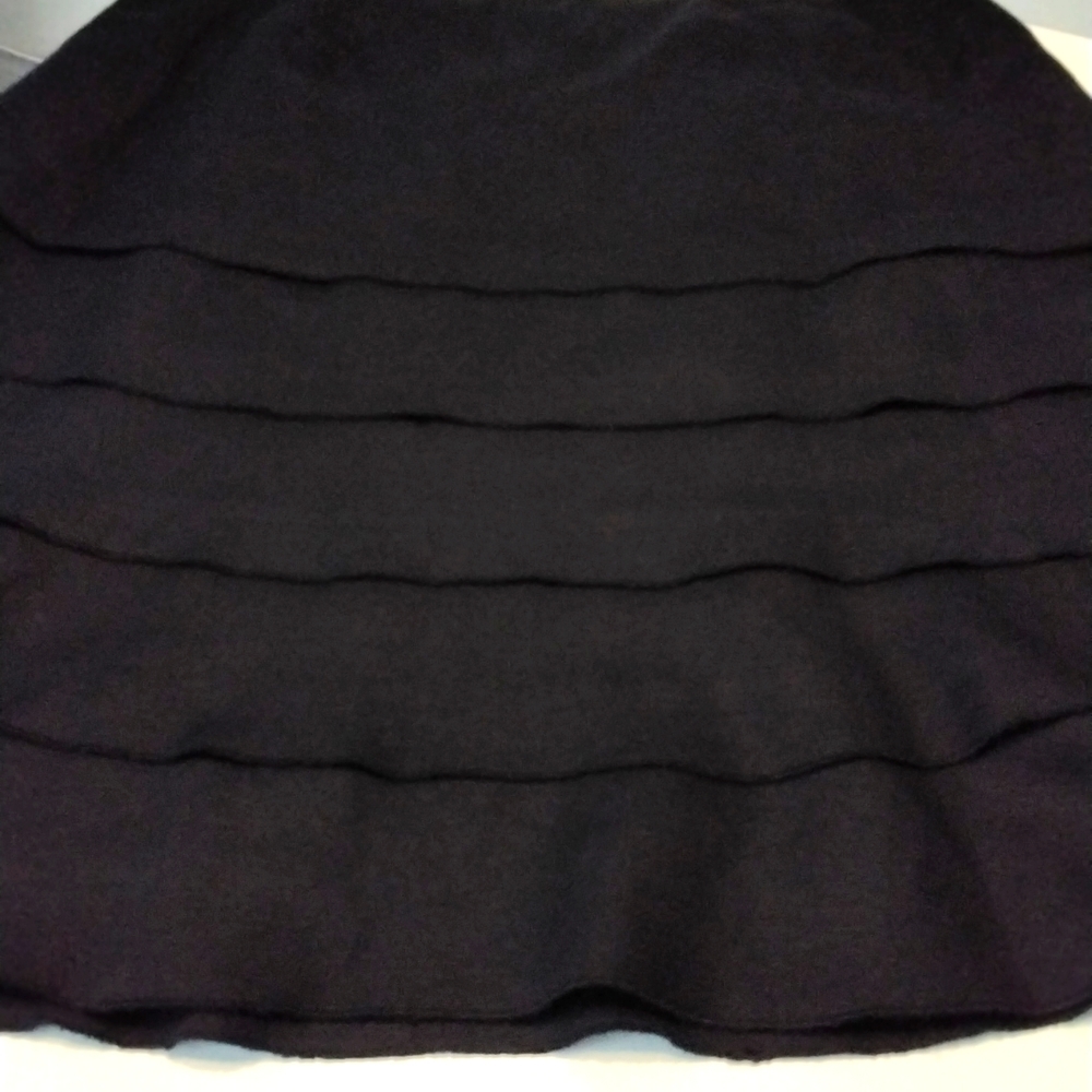 Tribal Ladies black tiered linen skirt, size 16 - Picture 2 of 7